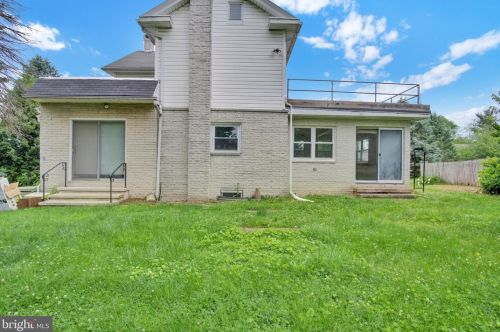 316 Kendale Rd, Red Lion PA  17356-9633 exterior