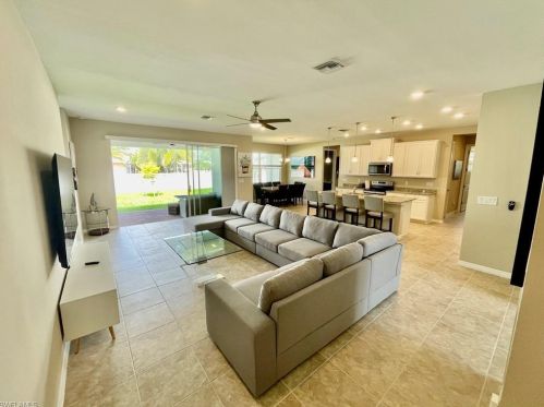 3040 22nd Pl, Cape Coral, FL 33991-4030