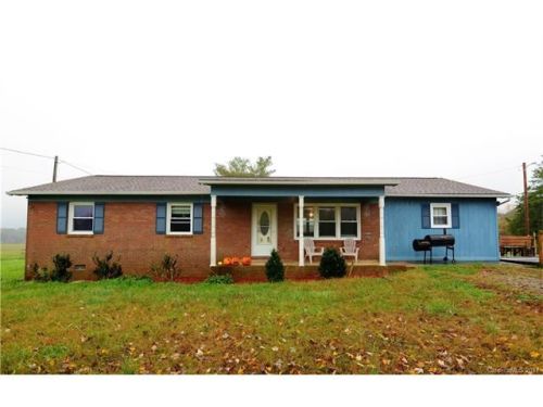 328 Chestnut Grove Rd, Statesville, NC 28625-9107
