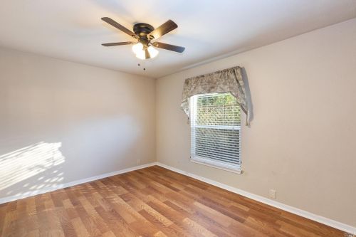 14 Ellie Dr, Santa Rosa CA  95403-1111 exterior