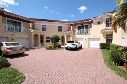 500 Lambiance Cir, Naples, FL 34108-0766