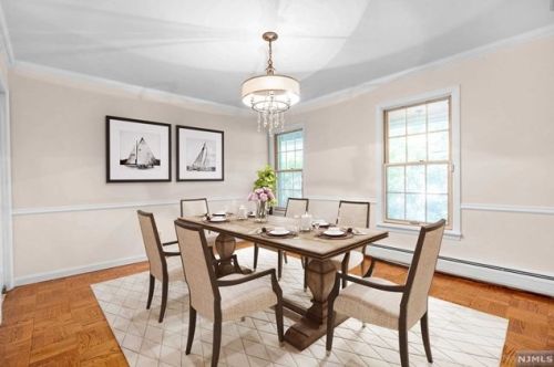 824 Norgate Dr, Ridgewood NJ 07450-2118 exterior