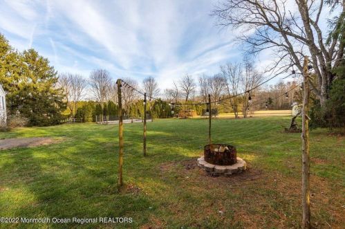220 Long Swamp Rd, Plumsted Township NJ  08533-2028 exterior