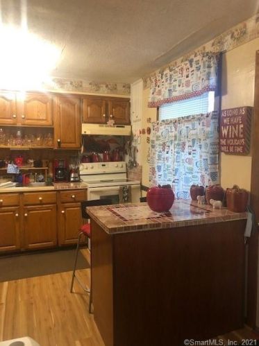 422 Black Rock Ave, New Britain, CT 06052-1108