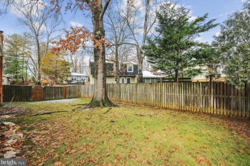 8808 Hayload Ct, Springfield VA  22153-1213 exterior