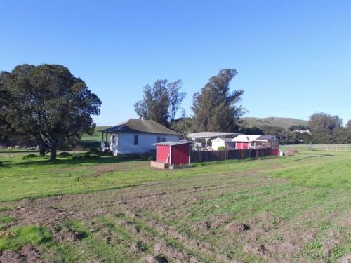 907 Elysian Ave, Penngrove, CA 94951-9631