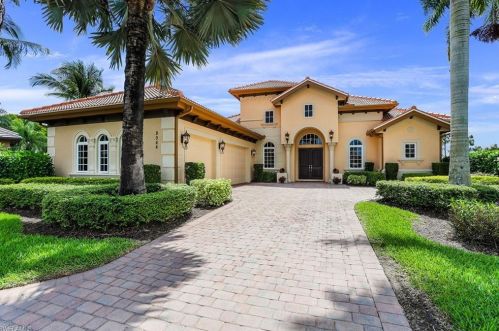 8944 Valhalla Ct, Naples, FL 34113-1669