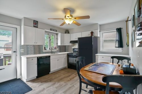 906 Lincoln Ave, Manville NJ  08835-2458 exterior