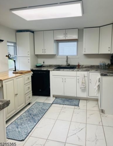 38 Main St, Glen Gardner, NJ 08826-3611