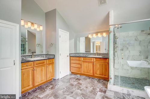 12664 Crabtree Falls Dr, Bristow VA  20136-2161 exterior