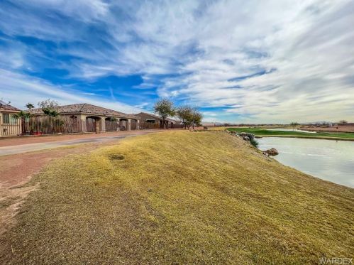 14 Torrey Pines Dr, Mohave Valley AZ  86440-8209 exterior