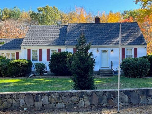 42 Mill Rd, North Hampton, NH 03862-2322