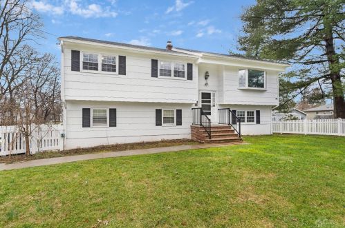 87 Woodland Rd, Piscataway, NJ 08854-4219