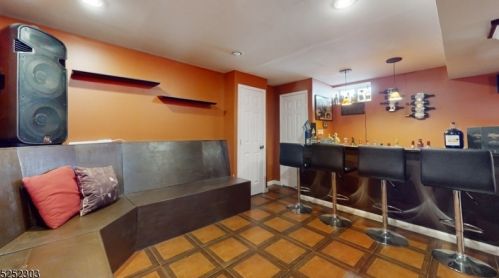 326 Angle Ave, Manville NJ  08835-2318 exterior