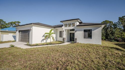 2616 Carol Pl, Lehigh Acres, FL 33971-6704