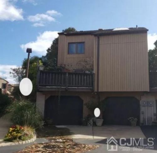 101 Diamond Ln, Old Bridge, NJ 08857-3321