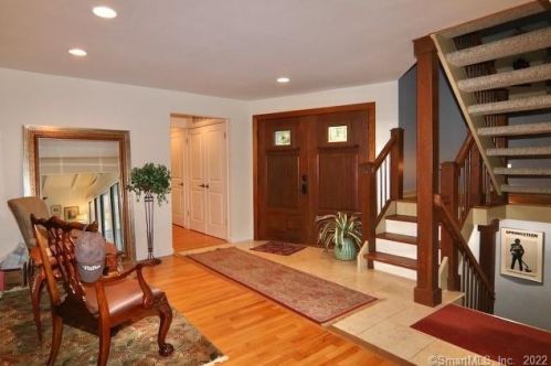123 Apple Valley Rd, Stamford CT  06903-1332 exterior