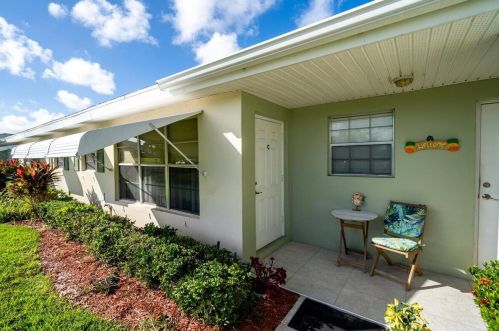 101 Lakes End Dr, Fort Pierce, FL 34982-6769