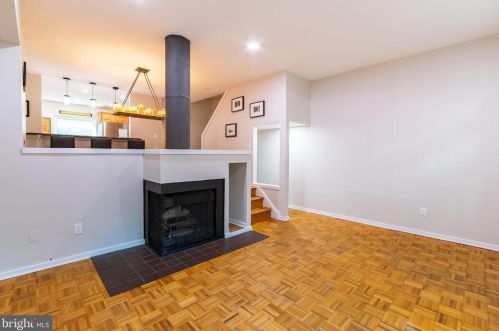 311 Catharine St, Philadelphia PA  19147-3201 exterior