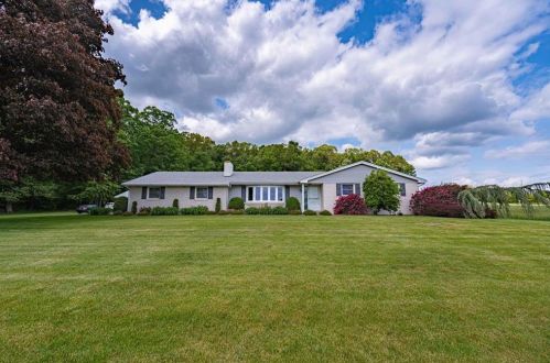 8031 Bell Gate Rd, Coopersburg, PA 18036-3321