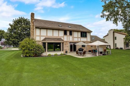 13401 North Ln, Waukesha, WI 53151-6023