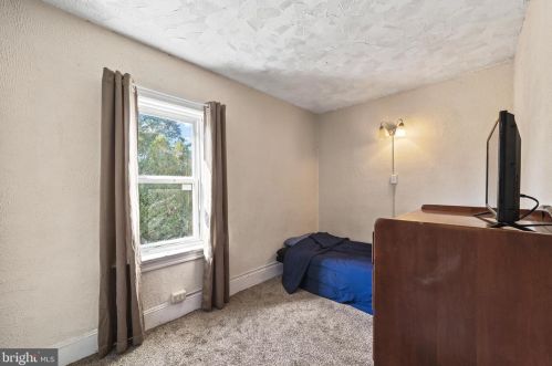 33 Mcclellan Ave, Trenton NJ 08610-6050 exterior