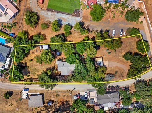 578 Glen Oaks Dr, Alpine, CA 91901-2733