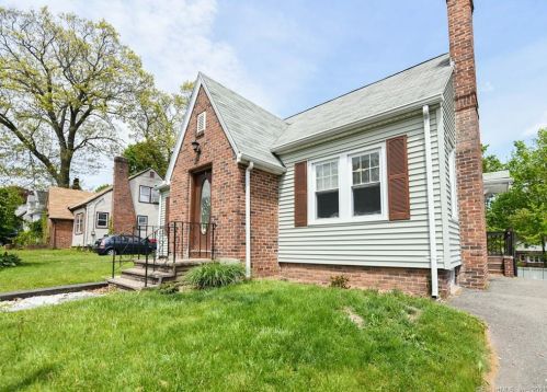 46 Baldwin Ave, Meriden, CT 06450-3408