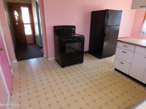 2 Water St, Adams MA 01220-1032 exterior