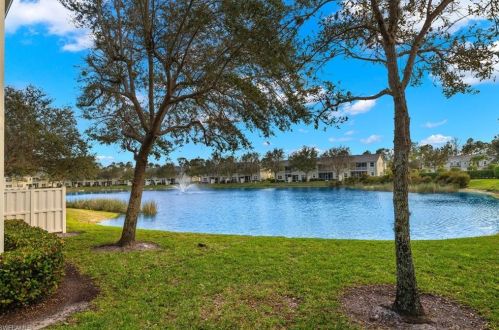 1430 Mariposa Cir, Naples FL  26102-7247 exterior