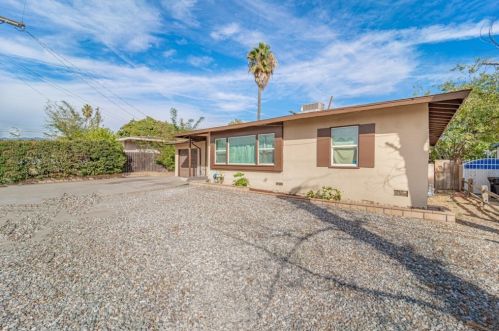 539 Oakdale Ave, Rialto CA  92376-5117 exterior