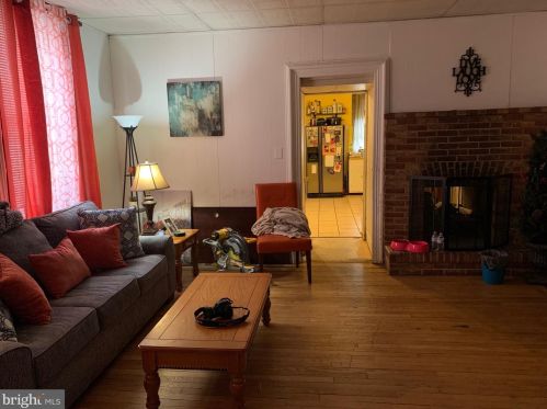 243 Baltimore St, Hanover, PA 17331-3203