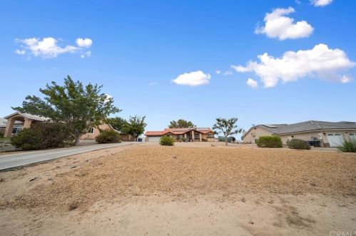 26558 Lakeview Dr, Helendale CA  92342-7804 exterior