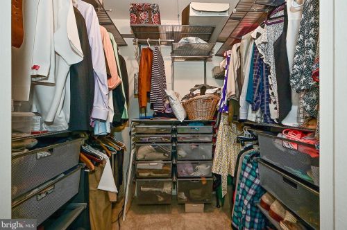 2414 Southgate Sq, Herndon VA  20191-1239 exterior