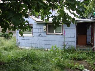 7315 66th Ave, Portland, OR 97206-8014