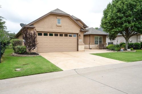 9509 Orangewood Trl, Denton, TX 76207-8645