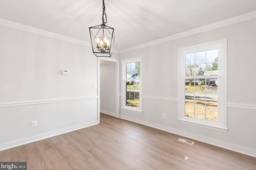 700 Winterberry Dr, Fredericksburg VA  22405-2056 exterior