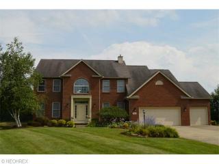 513 Sara Ln, Akron, OH 44321-3023