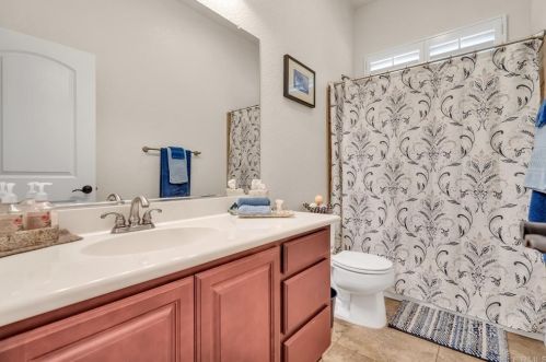 662 Canterbury Cir, Vacaville CA  95687-8225 exterior