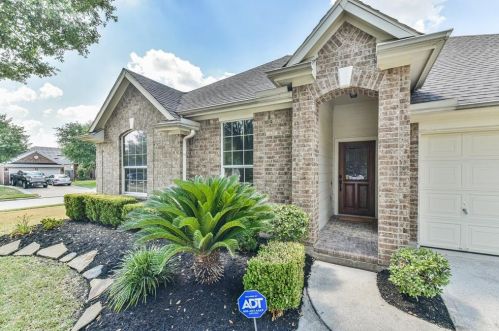 7515 Fall Creek Bend Ct, Humble, TX 77396-3557