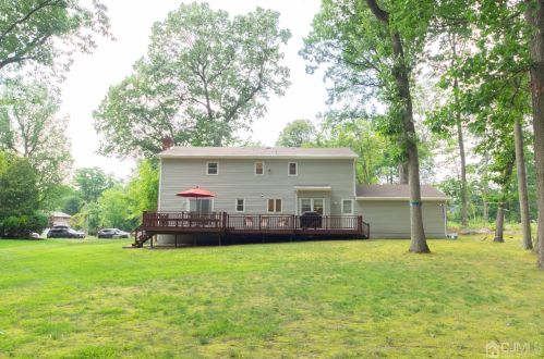 8 Tracy Dr, East Brunswick, NJ 08816-3544