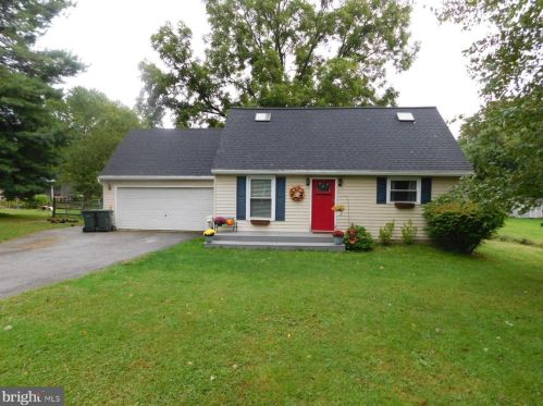 17 Lynn Blvd, Downingtown, PA 19335-2129
