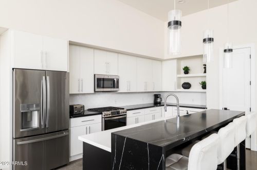 5036 Scottsdale Rd, Scottsdale AZ 85254-5161 exterior