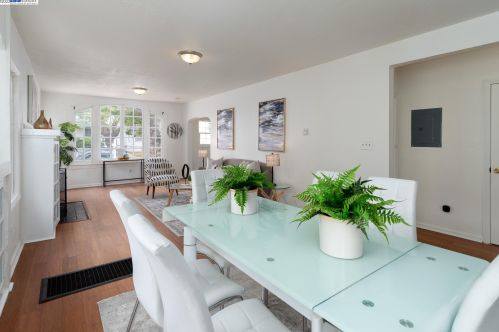 1451 Havenscourt Blvd, Oakland, CA 94621-3627