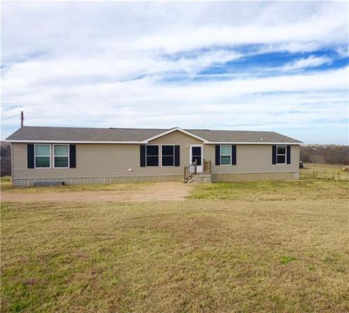 566 Hilltop Trl, Rhome, TX 76078-3142