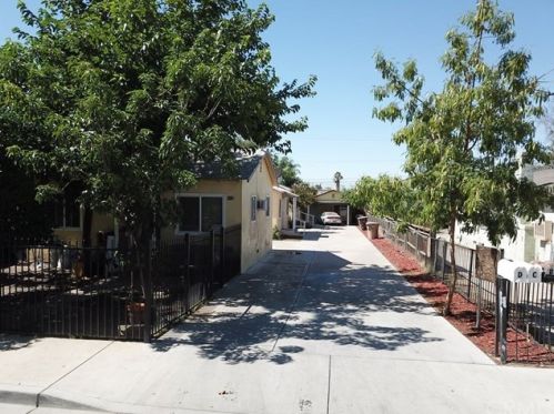 2037 Oregon St, Bakersfield, CA 93305-5282
