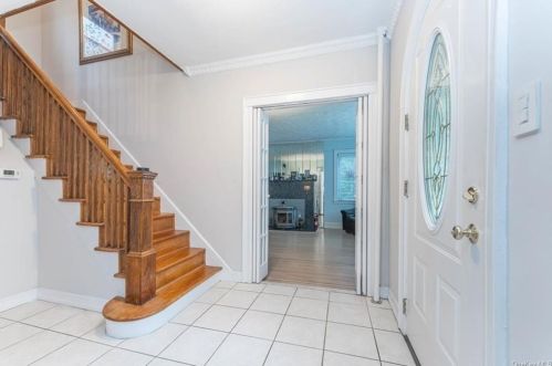 1221 Rhinelander Ave, Bronx, NY 10461-1859
