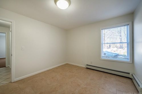 52 Summer St, Waterford CT  06385-2333 exterior