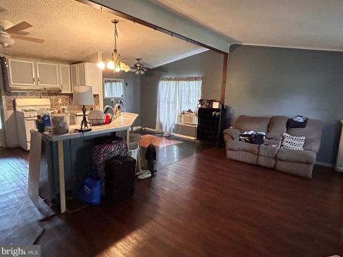 101 Firth Dr, West Deptford, NJ 08051-1903
