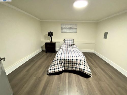 836 47th St, Oakland CA  94608-3202 exterior